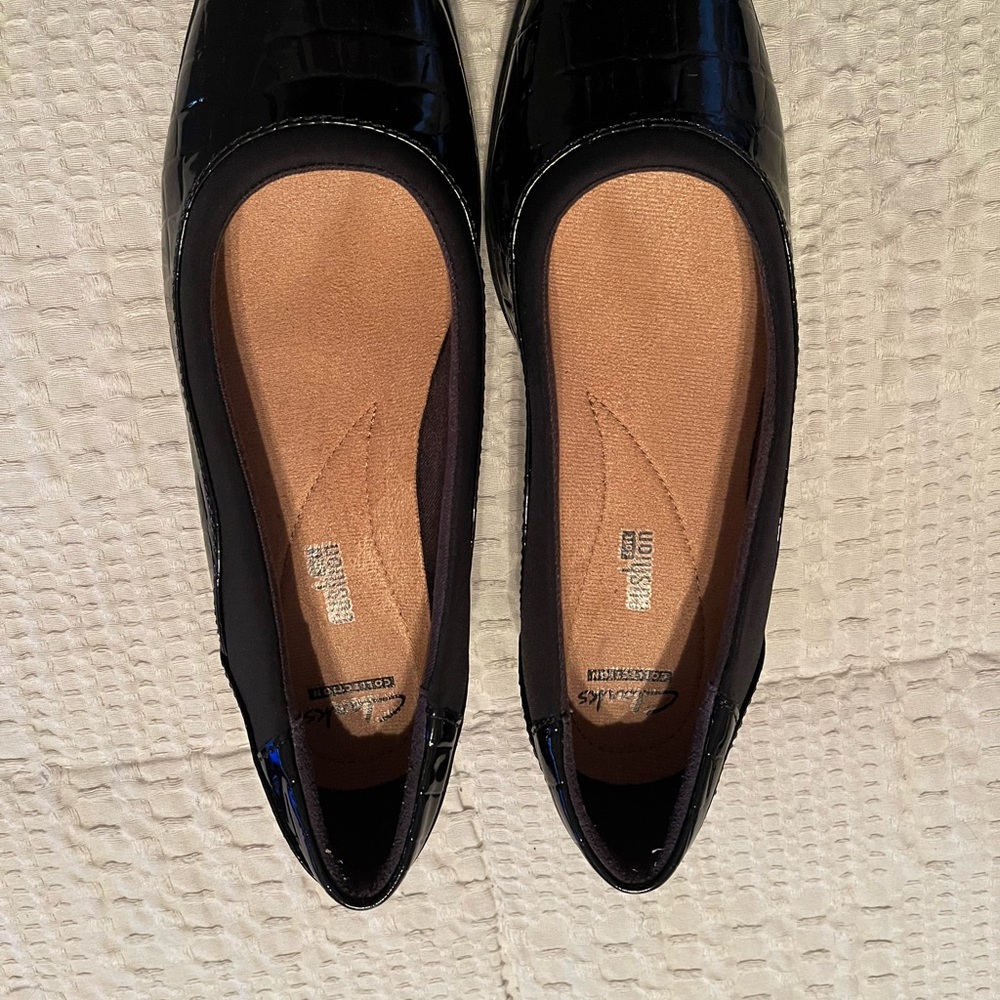 Clarks flats Size 8